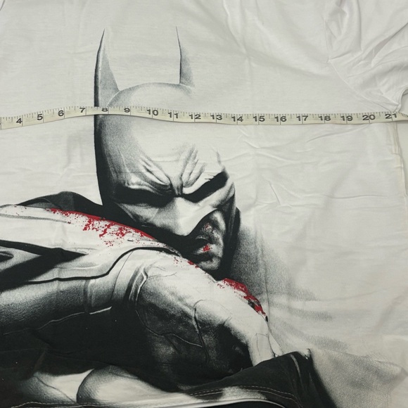 New in Box Collectable BATMAN Arkham City Print T-Shirt Size Large - Picture 10 of 11